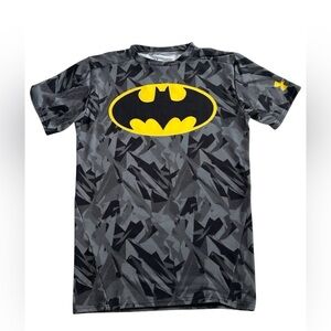 Under Armour Batman Shirt HeatGear Athletic Graphic Tee Size Boys Youth L